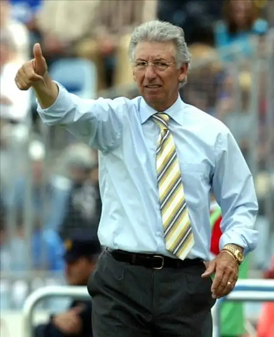 Víctor Espárrago
