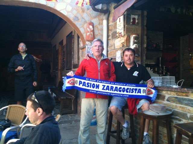 CAMINO DE SANTIAGO: Desde Rabanal del Camino. Con el hospitalero Josu de Bilbao y del Athletic.