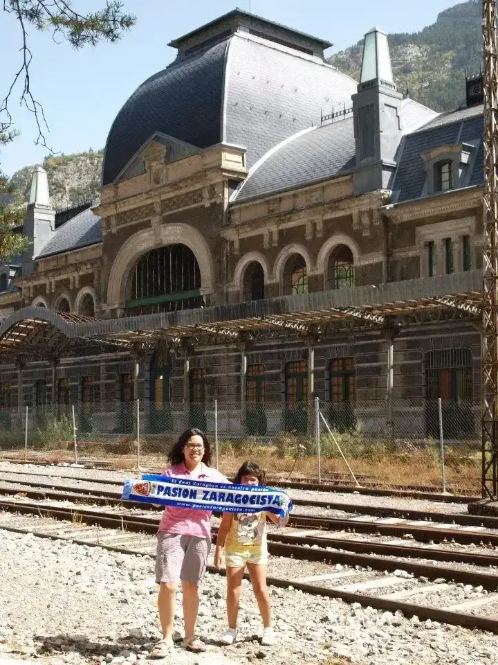 En la mítica estación de Canfranc.