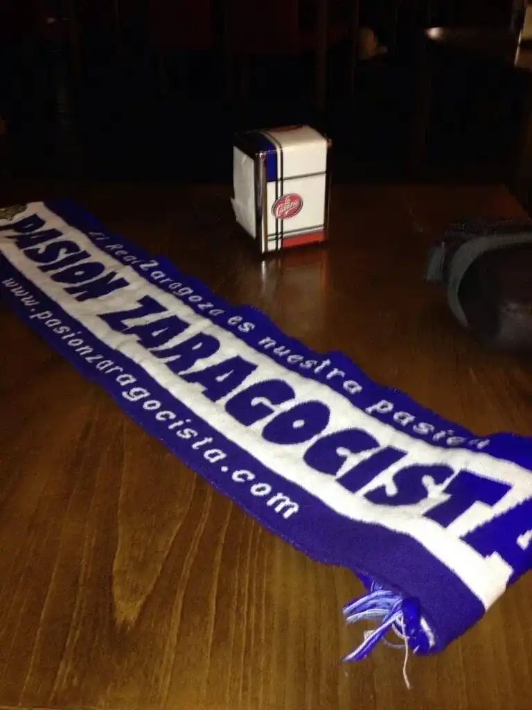Ya estamos de previa bufanda en ristre que hoy no estorba... ¿por qué no nos pillais una?, son bien majas...