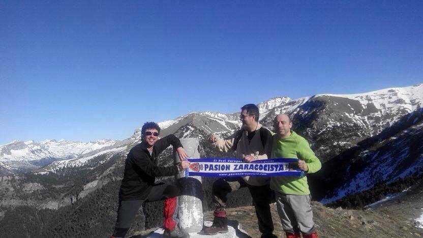 La única directiva de foros montañera jajaja os desea un feliz puente de la Constitución...