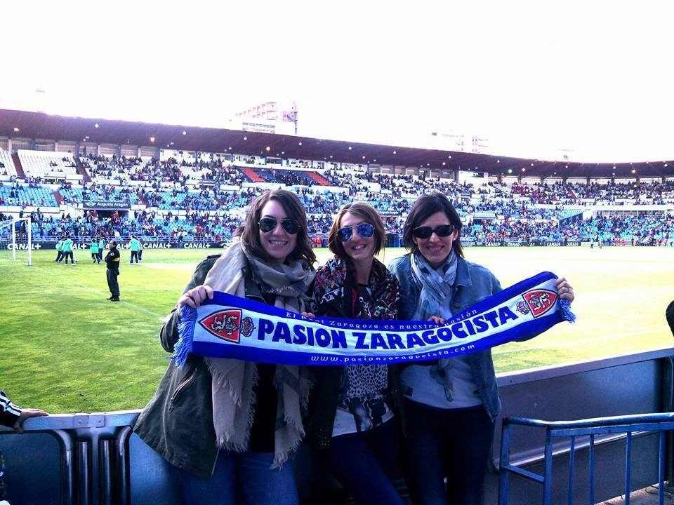 Miryam y amigas en la Romareda contra el Jaen