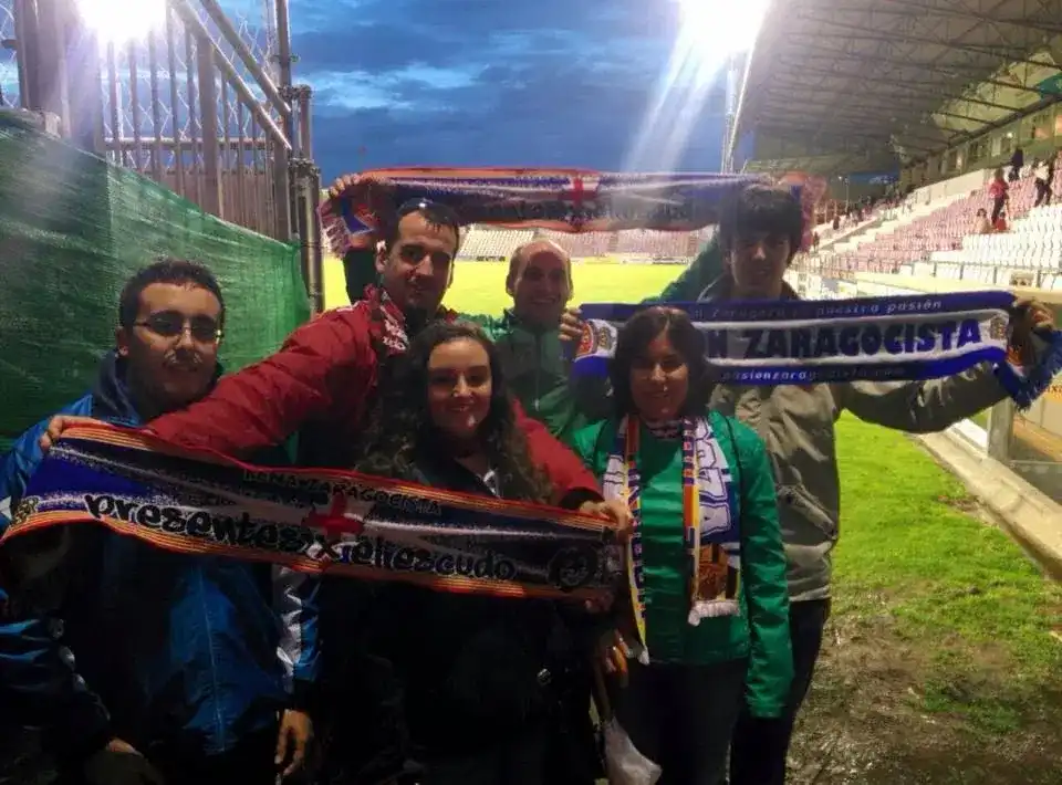 En las gradas del Angel Carro, Lugo.