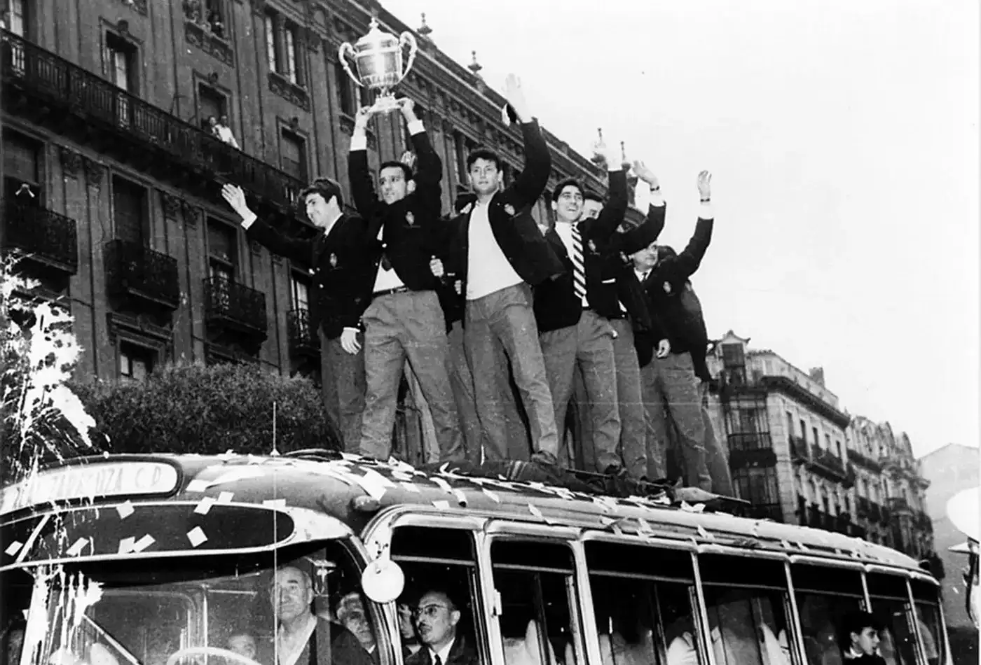 Celebración del Real Zaragoza tras conquistar la Copa de Ferias de 1964